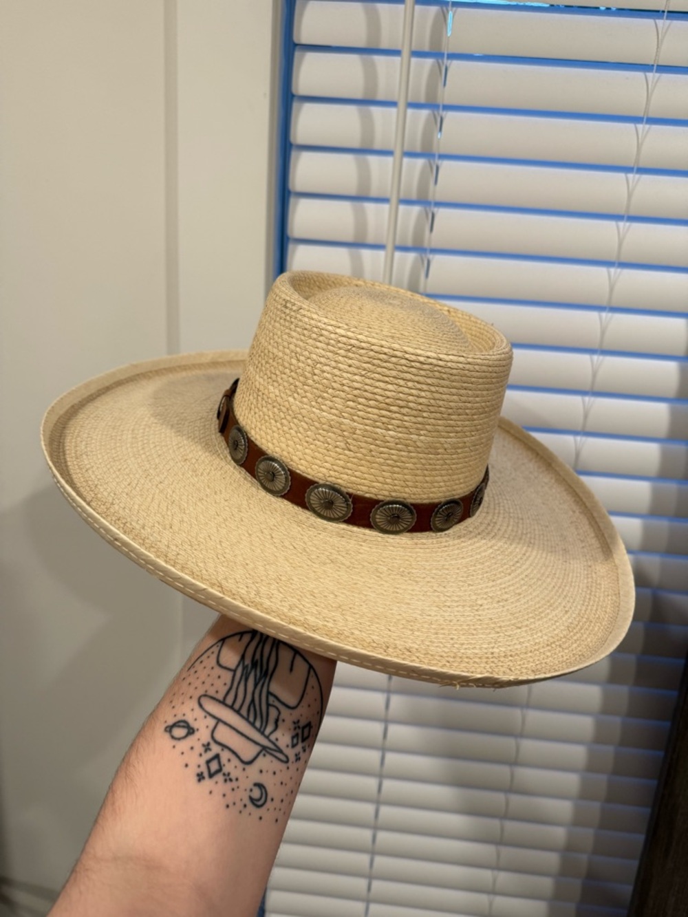 Charlie 1 Horse Natural Straw Rancher Hat with Brown Concho Band